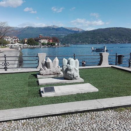 Hotel Elvezia Lake Maggiore Екстериор снимка