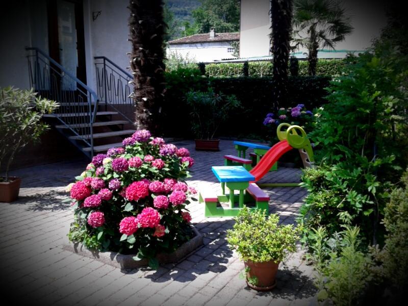Hotel Elvezia Lake Maggiore Екстериор снимка