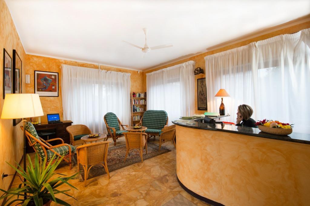 Hotel Elvezia Lake Maggiore Екстериор снимка