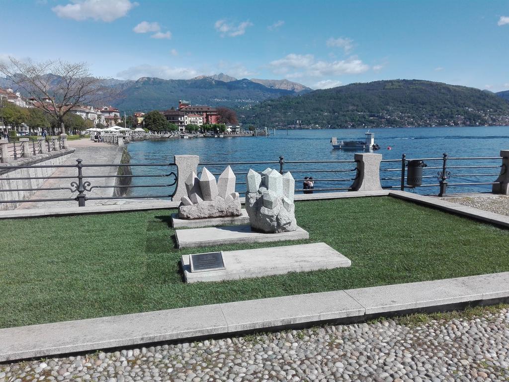 Hotel Elvezia Lake Maggiore Екстериор снимка
