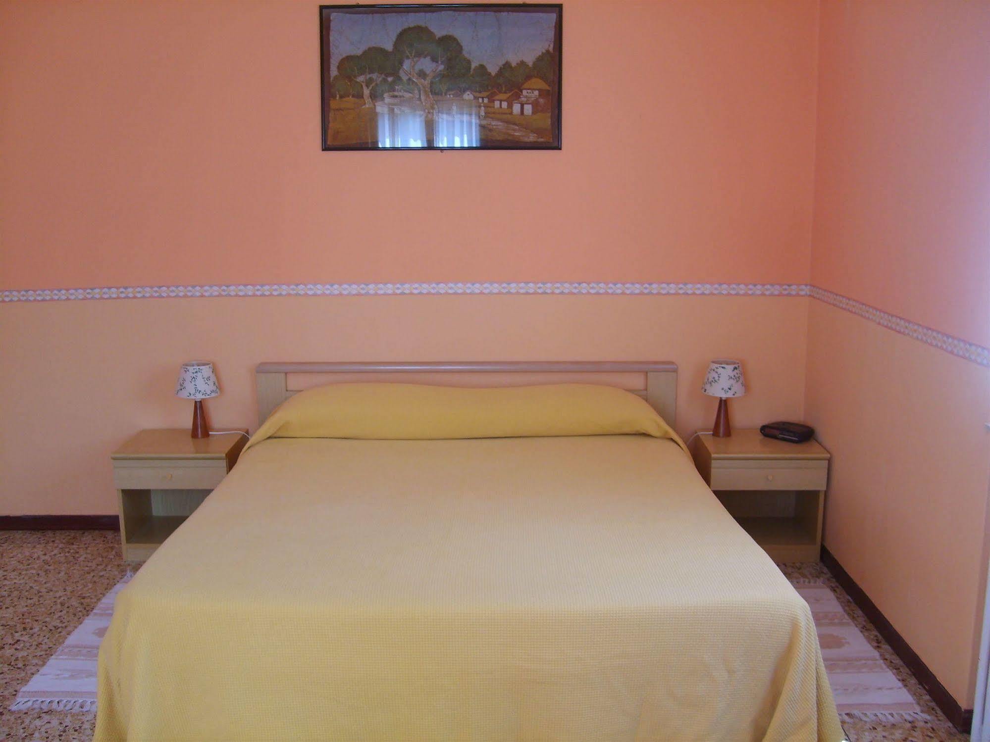 Hotel Elvezia Lake Maggiore Екстериор снимка