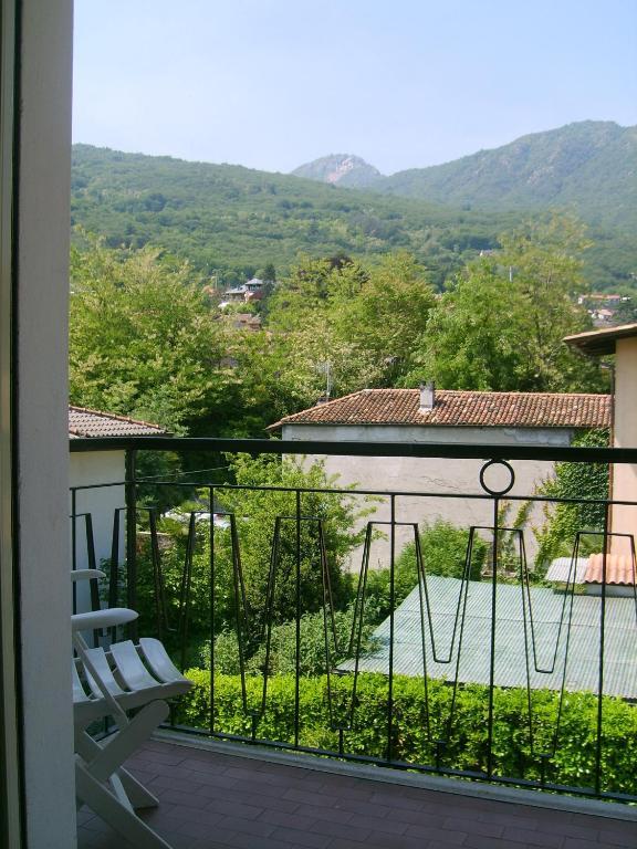 Hotel Elvezia Lake Maggiore Екстериор снимка